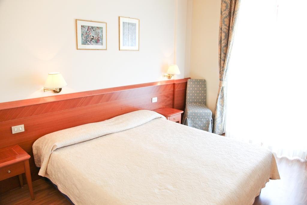 Hotel Cristallo Fano Room photo